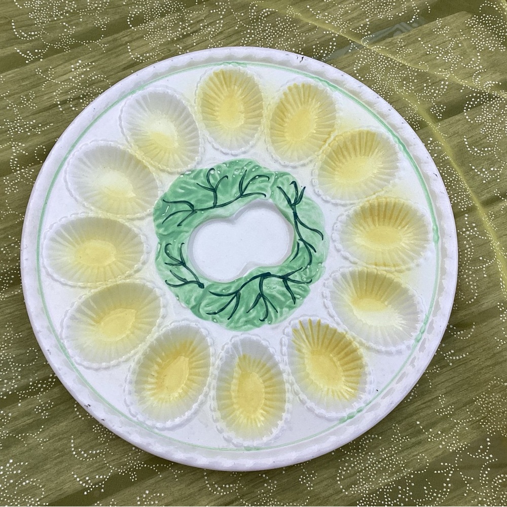 SWEET VINTAGE DEVILED EGGS